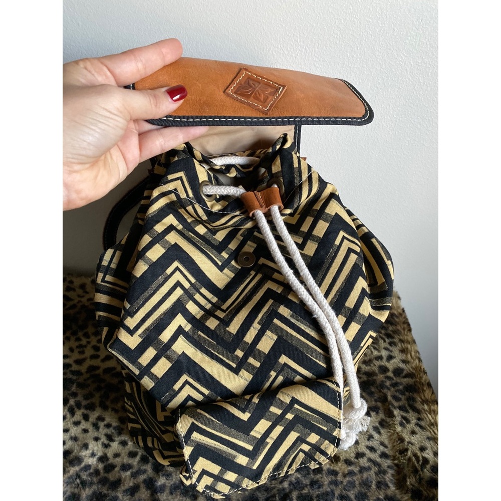 Cuery Leather & Canvas Backpack - Picture 3 of 7